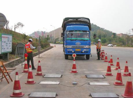 軸重秤-高速公路交警專用地磅、便攜式公路超載檢測(cè)系統(tǒng)